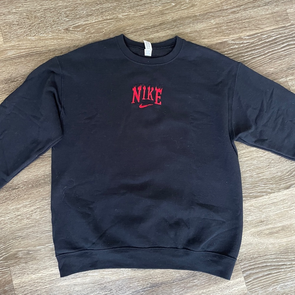 Embroidered Crewneck